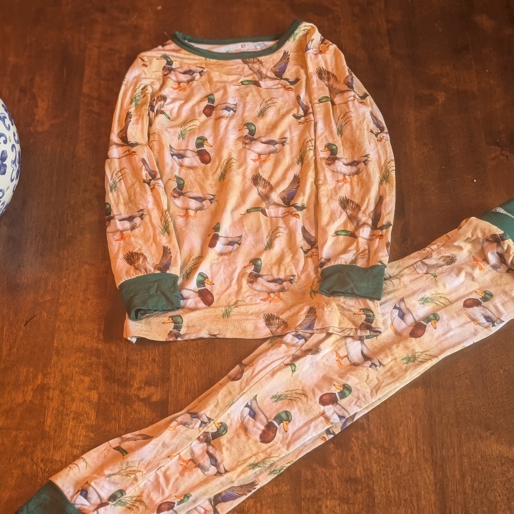 SOLD!Duck Print Kids Bamboo Pajamas/ 5T